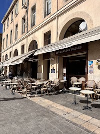 Les Grandes Halles du Vieux-Port photo 5
