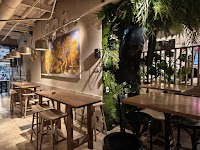 Les Grandes Halles du Vieux-Port photo 2