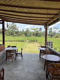 Famo Cafe Kayu Putih photo 3