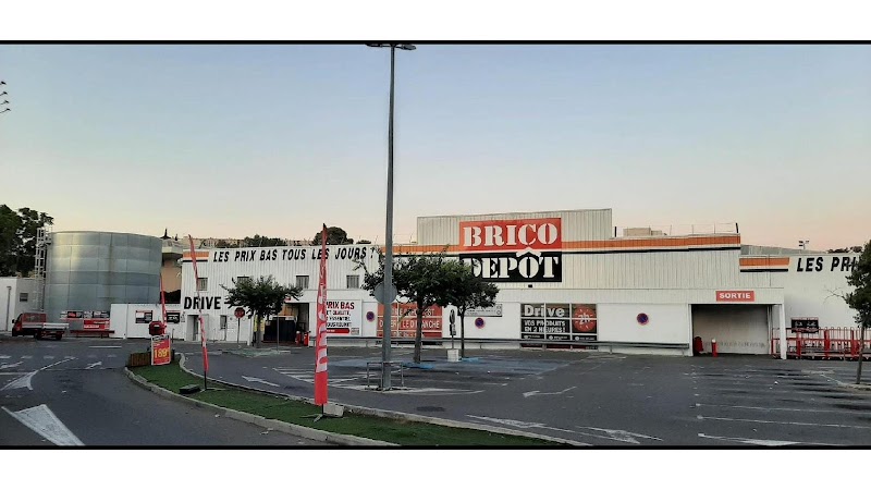 Brico Dépôt – main