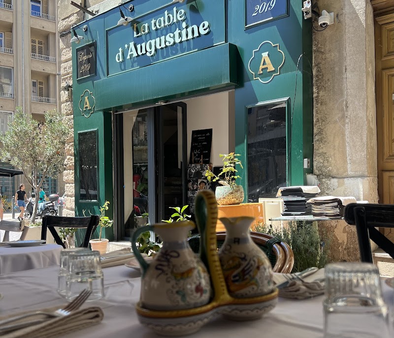 La table d'Augustine – main