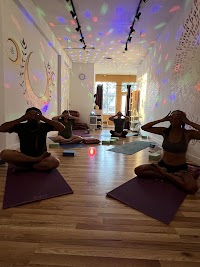 Mantra Room: Yoga, Music Meditation & Meals – main