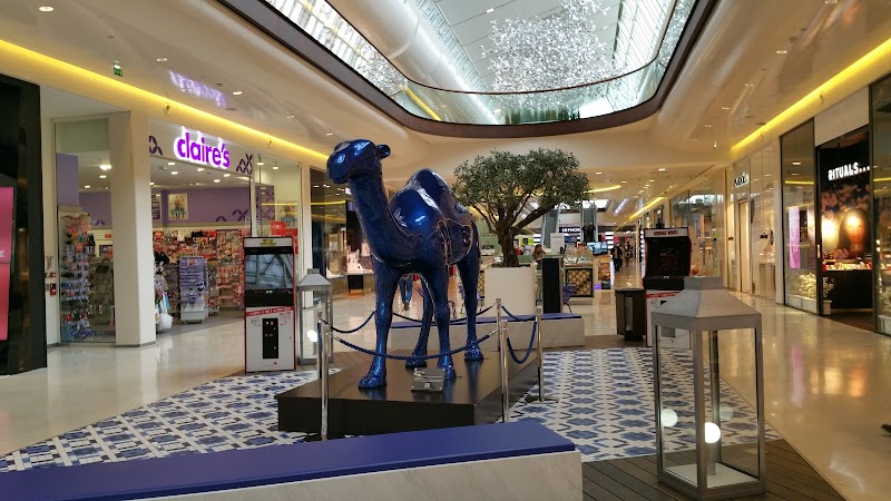 Les Docks Village – main