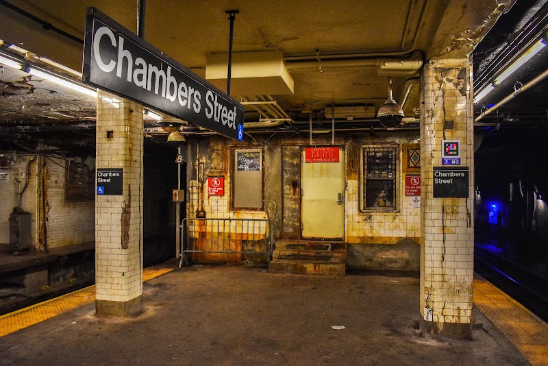 Chambers St – main