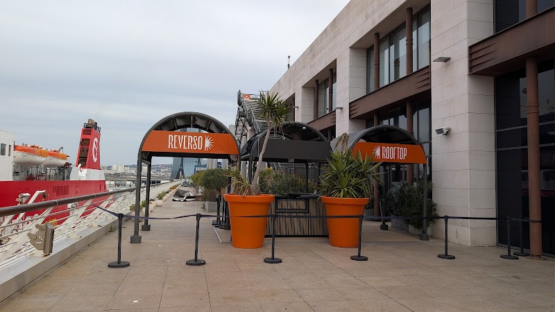 Les Terrasses du Port – main